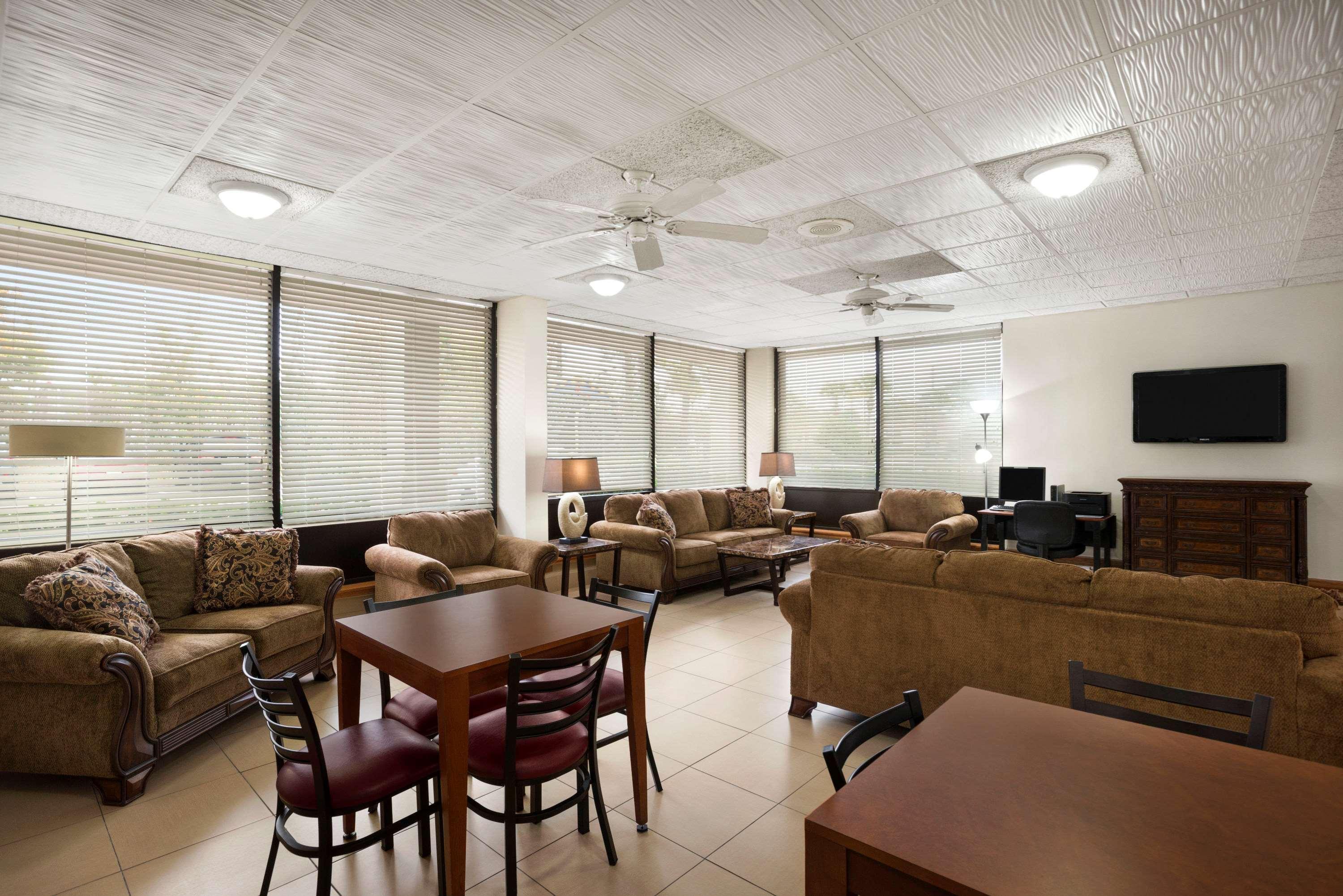 Days Inn By Wyndham Jacksonville Airport Eksteriør bilde